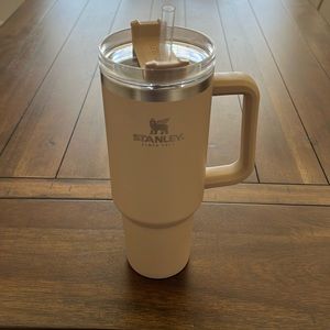 NWOT Stanley Quencher 40oz driftwood